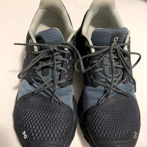 Navy On Cloudstratus Size 8